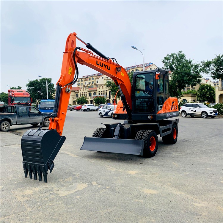 鲁宇重工ly95轮式挖掘机