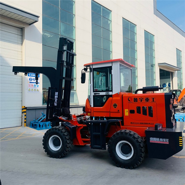 鲁宇四驱越野叉车的优势-山东鲁宇重工机械制造有限公司