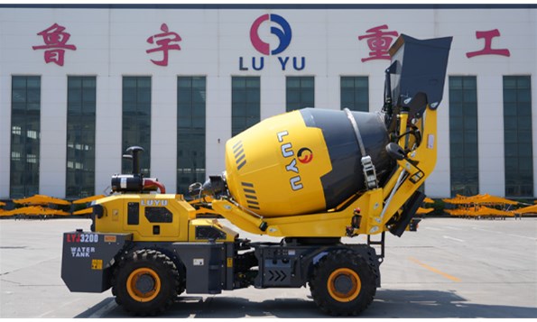 鲁宇重工新品LYJ3200自上料搅拌罐车重磅上市