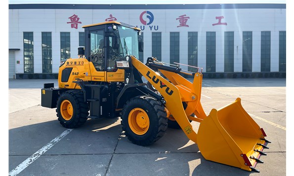 智造升级夯实硬实力，鲁宇重工强化莱州装载机行业市场竞争力